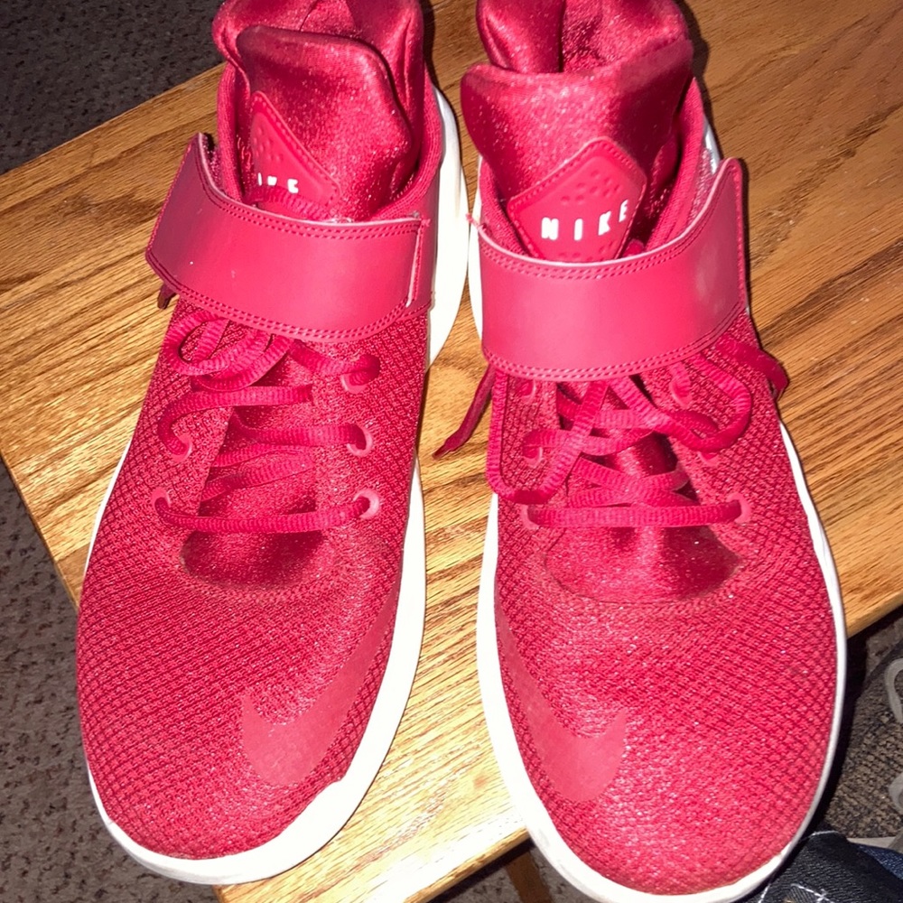 Nikes Kwazi